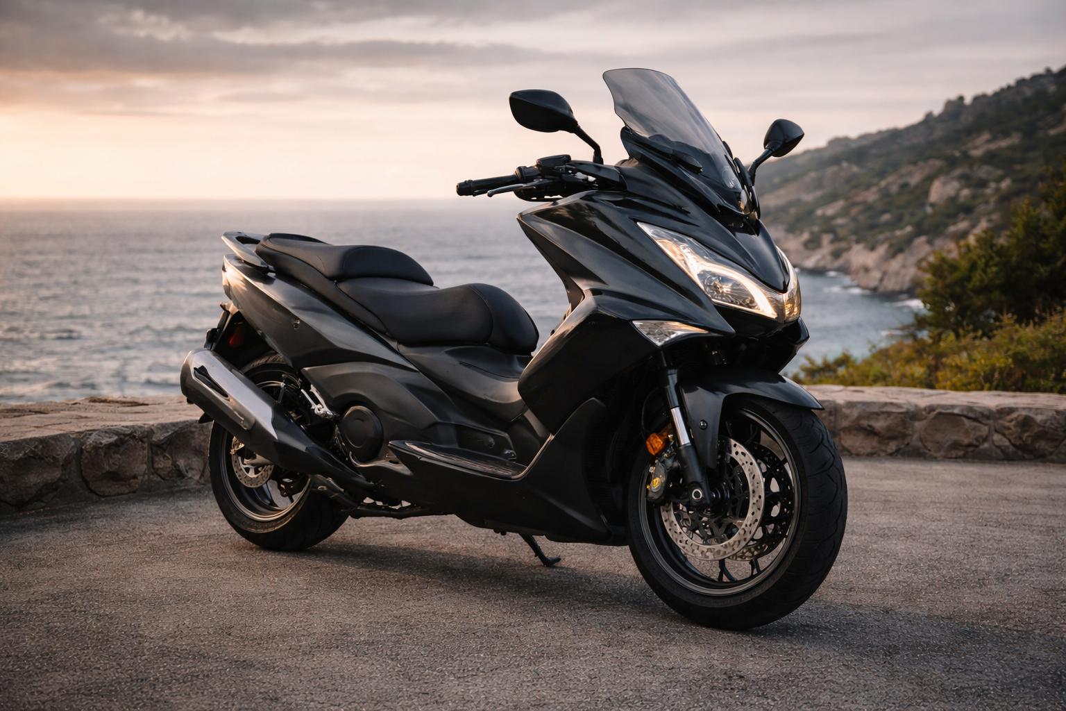 Kymco AK 550